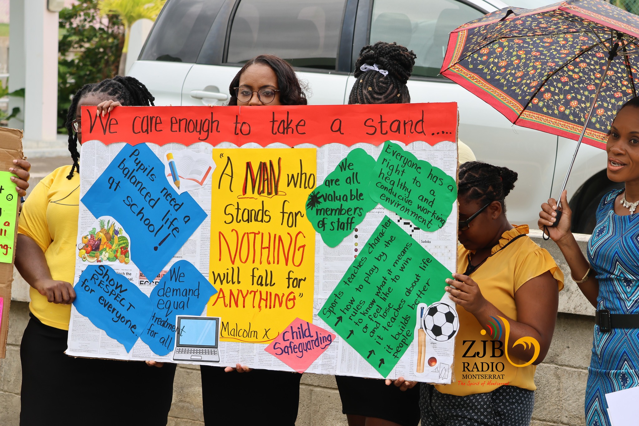Primary school teachers protest ‘toxic working environment’